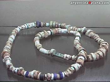 Collar de turquesas - Ajuar funerario - Museo Tilcara - Jujuy