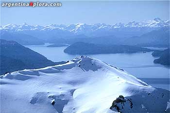 Cerro Catedral. Vista a Punta Nevada y Lago Nahuel Huapi