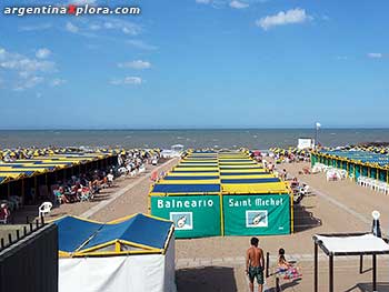 Balneario Saint Michel en la playa de La Perla