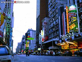 Avenida Corrientes.. Teatros y Espectáculos de Buenos Aires