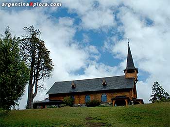 Capilla San Eduardo en Llao Llao. Arq. Bustillo