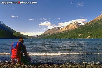 trekkinkg lago del Desierto